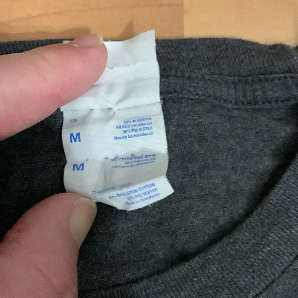 medium t-shirt - Picture 2 of 5